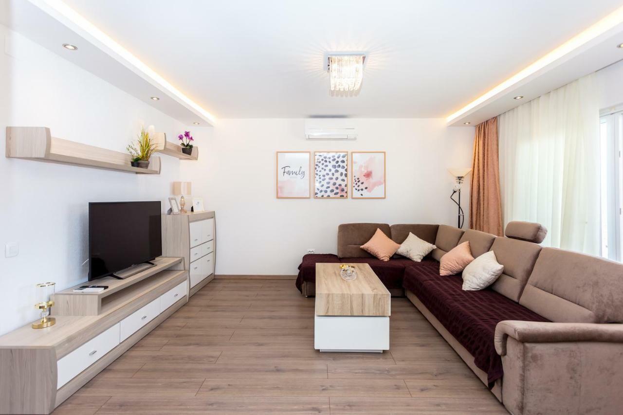 Apartments Iva Brstilo Omis Exterior photo