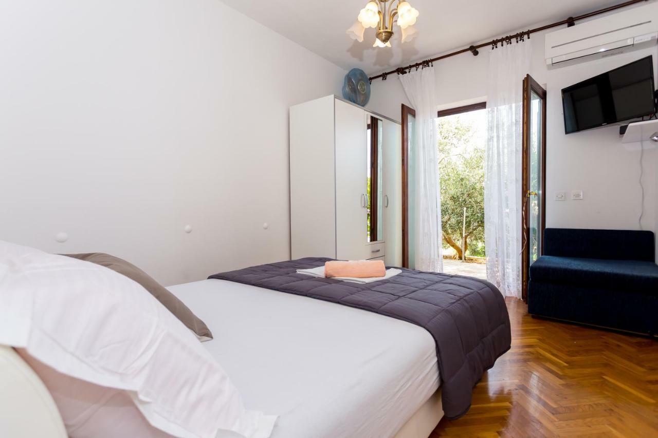 Apartments Iva Brstilo Omis Exterior photo