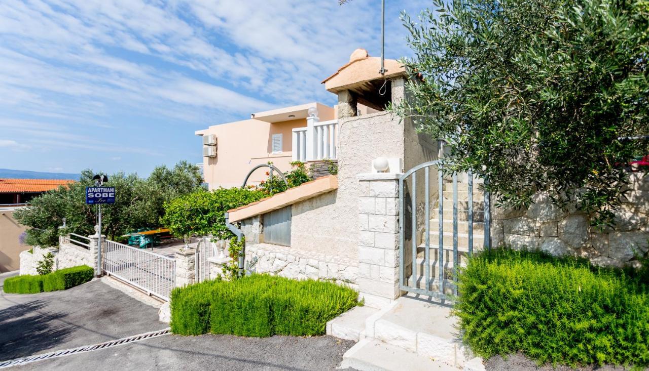 Apartments Iva Brstilo Omis Exterior photo